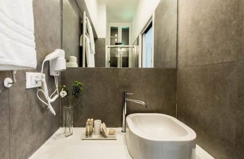 Reggio Calabria Bed & Breakfast | Rhegion B&B - Room with private bathroom