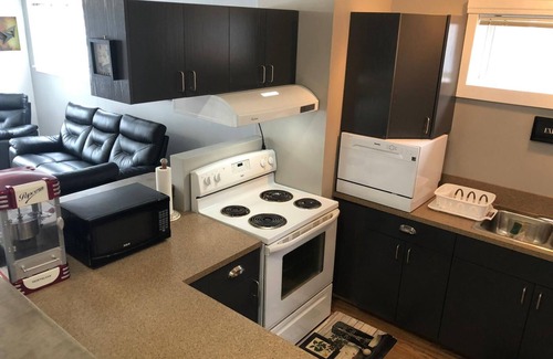 Blairmore House | RheLi Amazing Vacation Rentals - Blairmore, Crowsnest Pass