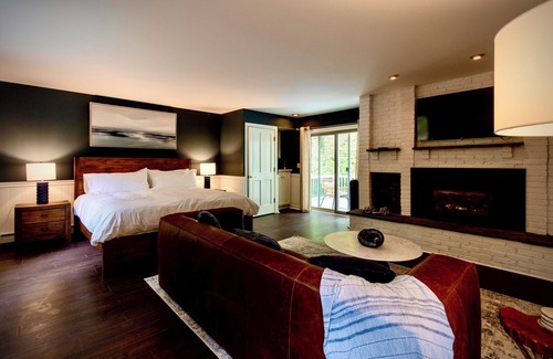 Rhinebeck Hotel | Rhinebeck Inn Suite with a Private Deck