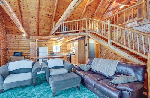 Rhinelander Cabin | Rhinelander Waterfront Cabin w/Deck & Fire Pit!