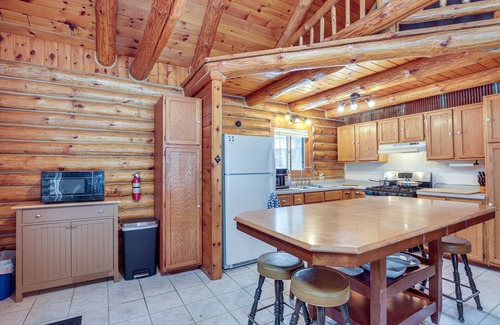 Rhinelander Cabin | Rhinelander Waterfront Cabin w/Deck & Fire Pit!