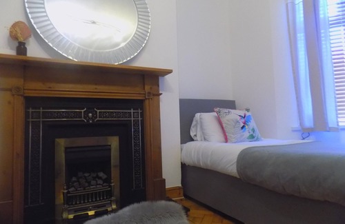 Heath House | Rhiwbina House Great links to Cardiff City Centre