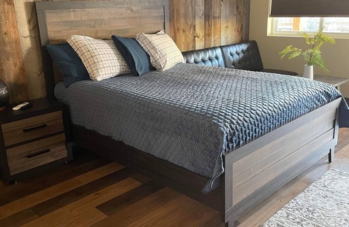 Gardiner Cabin | Rhodopa Lodge at Yellowstone Hotel rooms