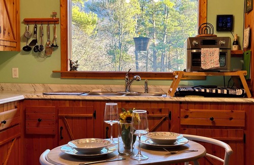 Wildwood Cabin | Rhoz-A-Bee's on The Farm
