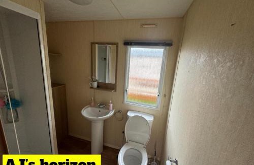 Rhyl House | Rhyl - Caravan - Sleeps 8 - Pet Friendly
