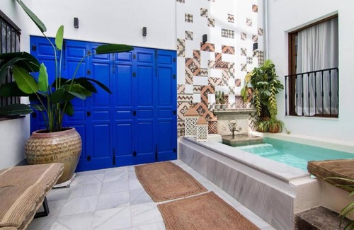 Granada City Center Apartment | Riad Alhambra Delux 2