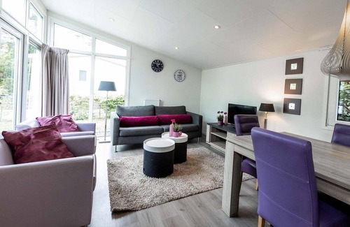 Nieuwerkerk aan den IJssel Ski Chalet | ✓ Rialto at Parc de IJsselhoeve ✓ Holiday home for 5 persons ✓ Located in Nieuwerkerk aan den IJssel (Zuid-Holland) ✓ Holiday park next to the IJssel ✓ Book directly through the park