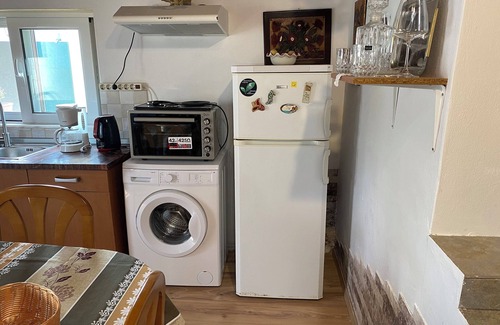 Theologos Apartment | Rianna Studio