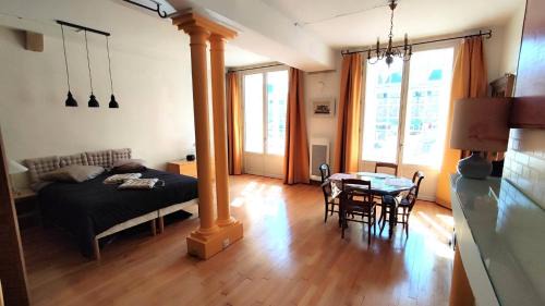 Charleville-Mezieres Apartment | Ribald ducal