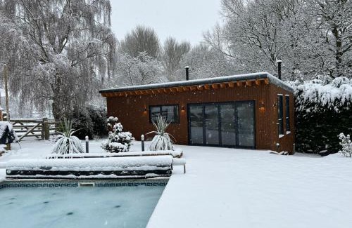 Ingerthorpe House | Richmond Hill Cottages, Exclusive 6 bedroom Farm House, Markington with heated pool