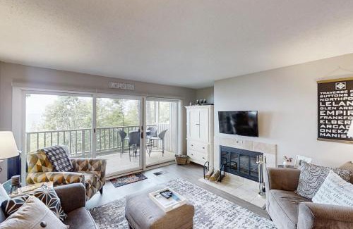 Maple City Apartment | Ridge Top 21 22
