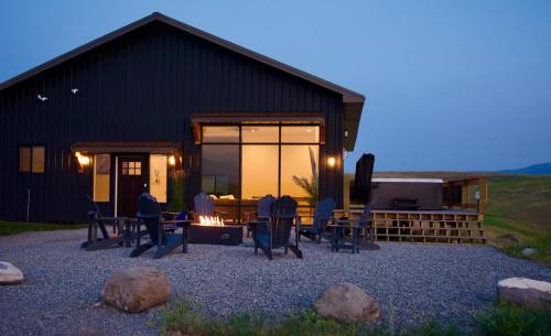 Eureka House | Ridgeline Retreat - beautiful getaway with views
