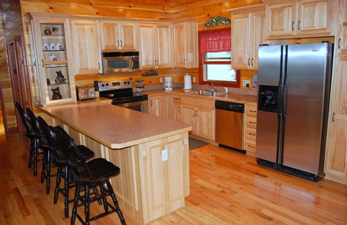 Franklin Cabin | Ridgetop Manor 43 acres of fresh air and room to roam and breathe 50 mile views