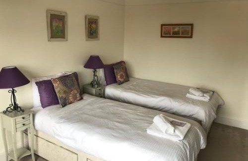 Glastonbury Bed & Breakfast | Rie's Retreat - The Amethyst Room