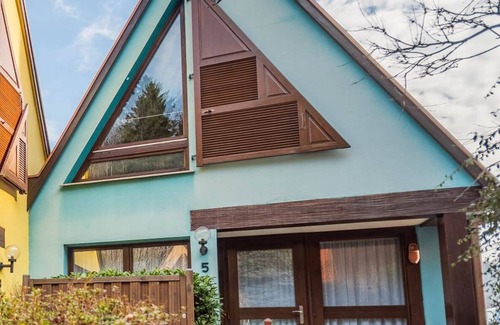 Kaysersberg-Vignoble Ski Chalet | Riesling pavilion with terrace and parking