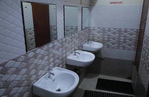 Karumom Hotel | Right Dormitory and Rooms