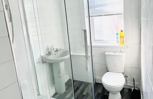Southsea Apartment | Right in the heart of Portsmouth, less than 10 minutes walk from the beach!