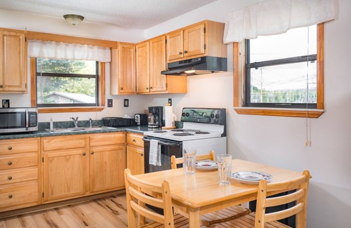 Cosby Cottage | Right Next to Creek - Waterfall - Screened In Porch - Jacuzzi Tub