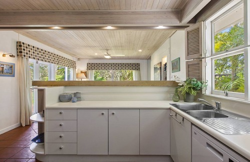 Copacabana House | Right on the lake, easy access to beach all one level
