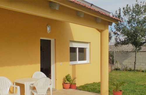 Goian House | Right pool house