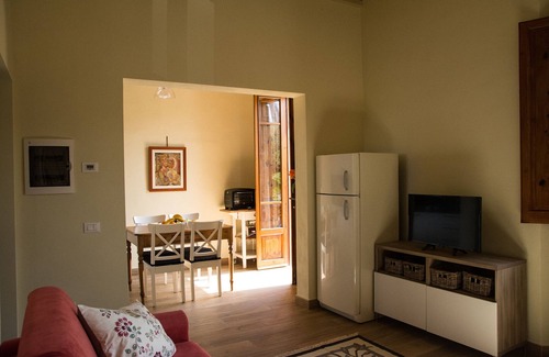 San Gimignano Apartment | Rina's balcony on San Gimignano