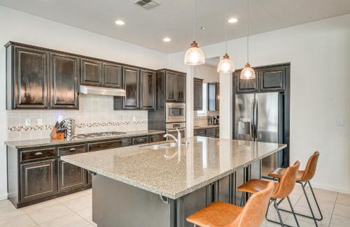 Bakersfield House | Rio Bravo Country Club Home in Bakersfield with Pool