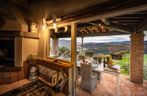Chianni Apartment | Riparossa luxury apt between Lajatico and Volterra