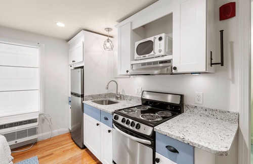 Newburyport Apartment | Rise Suite at The Hygge House