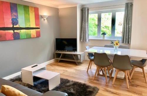 Oxford Apartment | Risinghurst, Oxford, an ENTIRE 2beds, 2bathrooms, free Wi-Fi, Free Parking