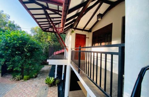 Palugaswewa Hotel | Ritigala Hideaway