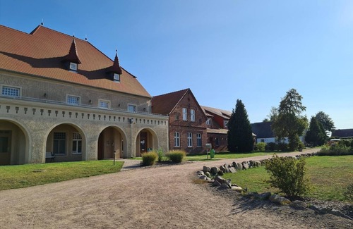 Stolpe b. Anklam Apartment | Ritter Dietrich Wf-47 - Der Westflügel