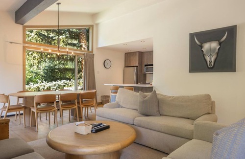 Vail Apartment | Riva Ridge Premium 740 | 2BR Vail Village