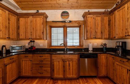 Salt Lake Mountain Resorts House | Rivamonte