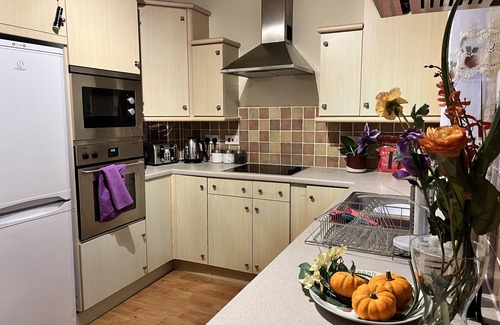 Grangetown House | River Bay (Beautiful 2-Bed House in Cardiff,)