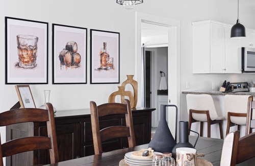 Jeffersonville House | River City Retreat