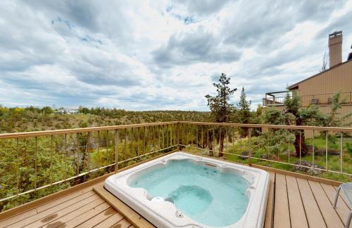 Redmond Apartment | River Edge Retreat