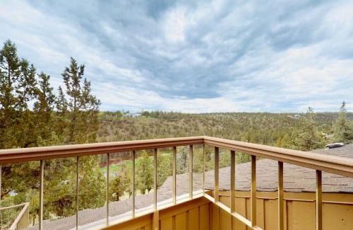 Redmond Apartment | River Edge Retreat