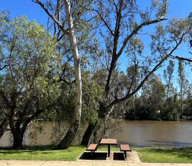 Bridgewater on Loddon Apartment | River foreshore Cabin