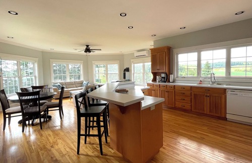 New Glasgow House | River Front Executive Home Close to Amazing Beaches, Restaurants, & Golf Courses