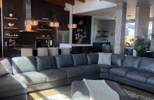 Tri-Cities House | River Front Property with Boat Dock, basketball court BBQ and View