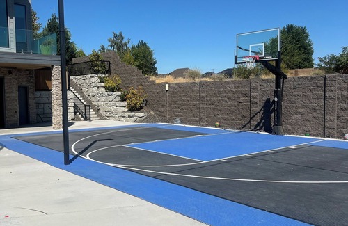 Tri-Cities House | River Front Property with Boat Dock, basketball court BBQ and View