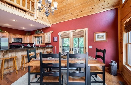 Hiawassee Cabin | River Gem on the river with a private location