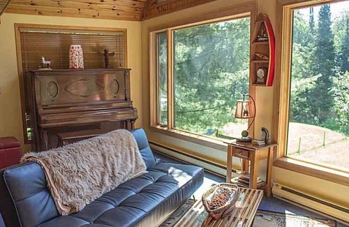 Minden Hills Cottage | River Haven Retreat - Three Bedroom Cottage, Sleeps 8