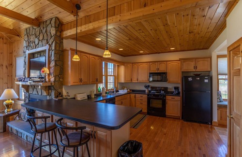 Todd House | River House at Meadow Landing - Awesome Riverfront Cabin on the New River in Todd