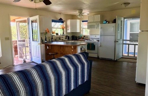 Lometa House | River House only 10 min from Colorado Bend State Park & 13min from Fiesta Winery