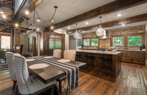 Cherry Log House | River Joy Lodge - Cherry Log, GA