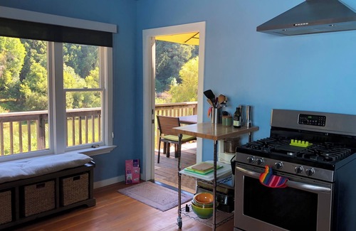 Guerneville House | River Lady - Beautifully Updated Cabin on the Russian River