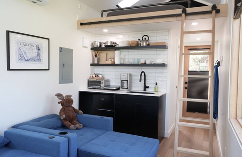 Rocky Mountain House Cabin | River North HardTop: modern, decked-out cabin w/private sauna, & river view