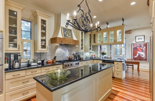 Greenway Plaza-Upper Kirby House | River Oaks Area Elegant Patio Home with Private Pool