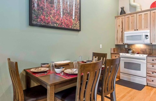Estes Park Apartment | River Overlook Loft: Downtown Condo